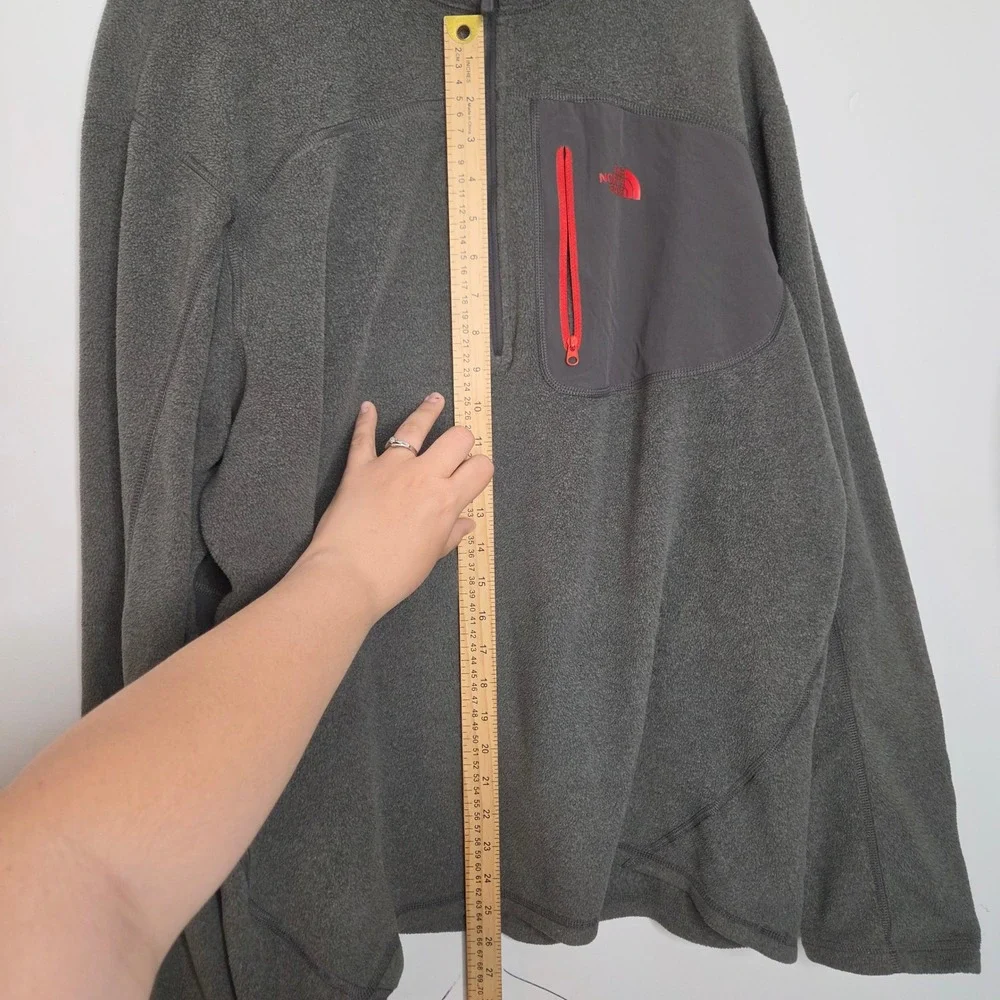 The North‎ Face Mens XL Gray Quarter Zip Fleece Pullover Red Chest Pocket Logo